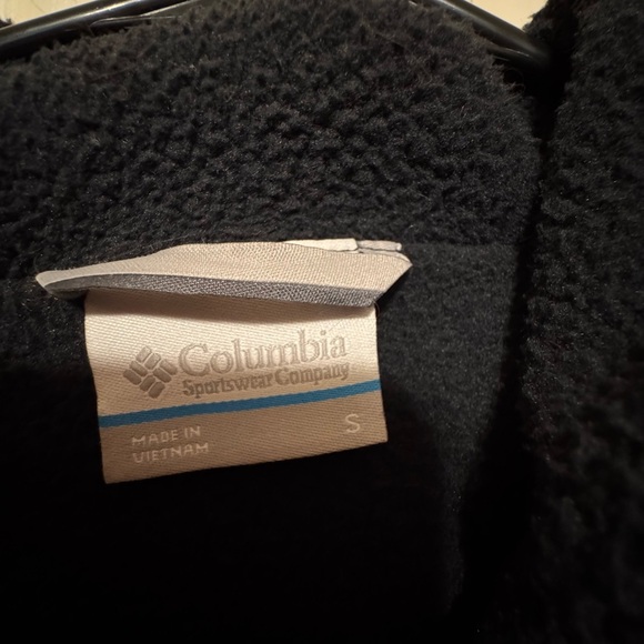 Columbia Women's Burgundy jacket - Picture 6 of 6